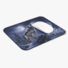Tapis de souris 22x18 cm – Loup Hurlant sous la Pleine Lune – Paysage Montagneux Hivernal – Illustration Mystique