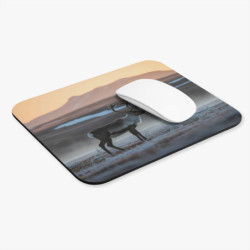 Tapis de souris 22x18 cm – Renne Arctique au Lever du Soleil – Nature Boréale & Sérénité d’Hiver