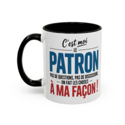 Tasse C’est Moi le Patron – Mug Texte Humoristique  Cadeau Bureau Original Design Noir Bleu Rouge  325 ml