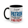 Tasse C’est Moi le Patron – Mug Texte Humoristique  Cadeau Bureau Original Design Noir Bleu Rouge  325 ml