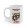 Mug Humoristique Vin – “Je m’améliore avec le vin” – Tasse Raton Laveur Drôle Cadeau Amateur Vin 325ml