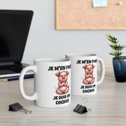 Mug "Je m'en fous, je suis un cochon" avec Cochon Croisant les Bras – Tasse Céramique 325ml – Cadeau Humour et Attitude