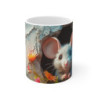 Tasse Souris Adorable – Mug Souris Cartoon Bleu-Gris avec Mur Fissuré et Fleurs, Tasse Mignonne Cadeau Animaux Rigolos