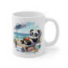 Tasse Panda Plage Été  Mug Panda en Transat avec Lunettes de Soleil et Livre, Ambiance Vacances Bord de Mer