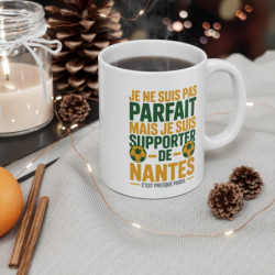Tasse FC Nantes Pas Parfait Mais Supporter des Canaris Mug Humour Jaune Vert Football