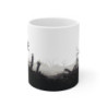 Mug Zombie Halloween Illustration Horreur Mains de Zombies Sortant du Sol Cadeau Tasse Décor Gothique Noir