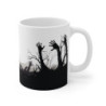 Mug Zombie Halloween Illustration Horreur Mains de Zombies Sortant du Sol Cadeau Tasse Décor Gothique Noir