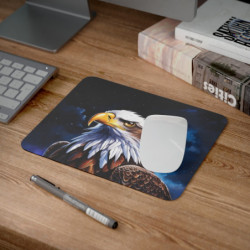 Tapis de Souris Aigle Majestueux  Illustration Nocturne Céleste  Regard Puissant sur Fond d’Étoiles Accessoire Bureau
