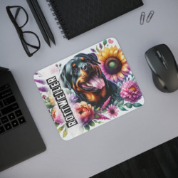Tapis de Souris Rottweiler Artistique avec Fleurs Chien Noir & Feu Joyeux Illustré sur Fond Floral Coloré