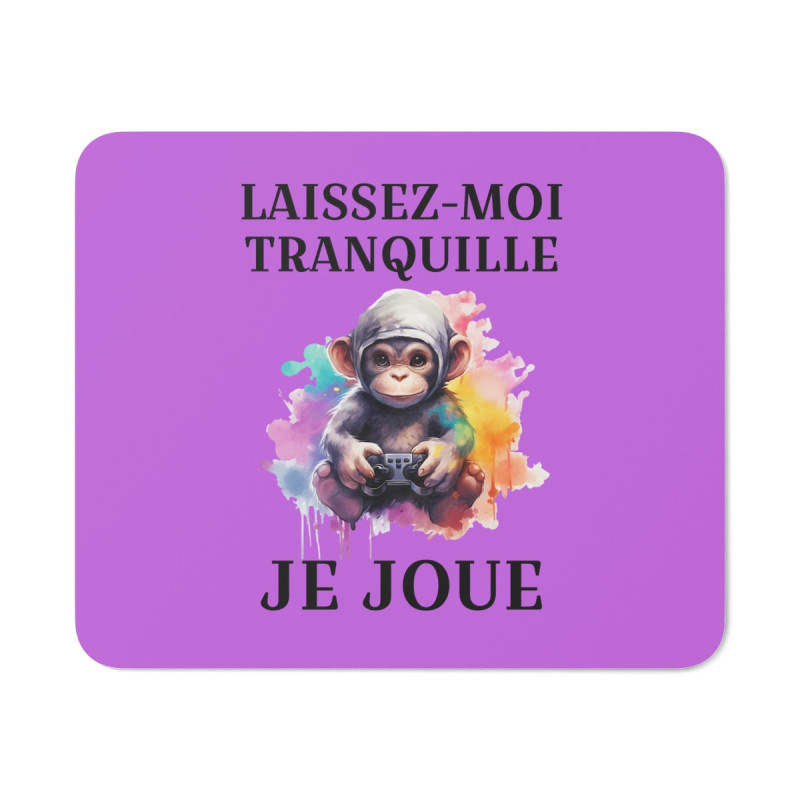 Tapis de souris 22x18 cm – Bébé Singe à Capuche « Laissez-Moi Tranquille Je Joue » – Fond Violet Clair