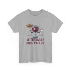 T-shirt Apéro Humour – "Je Travaille Pour l’Apéro" – Design Verre de Vin Rigolo et Coloré