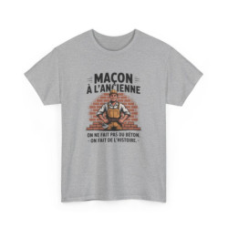 Tee Shirt Maçon Humour Métier – "On ne fait pas du béton, on fait de l’histoire" – T-shirt Blanc ou Gris BTP S à 3XL