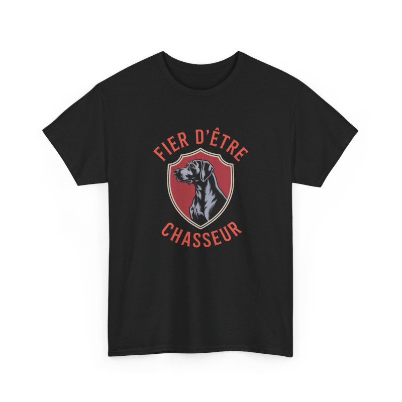 Tee-Shirt Noir Chasseur Cynégétique – T-shirt Fier d’Être Chasseur – Design Chien de Chasse Blason Rouge