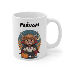 Mug Halloween Personnalisé – Tasse avec Prénom – Vache Highland Déguisée en Vampire avec Citrouille